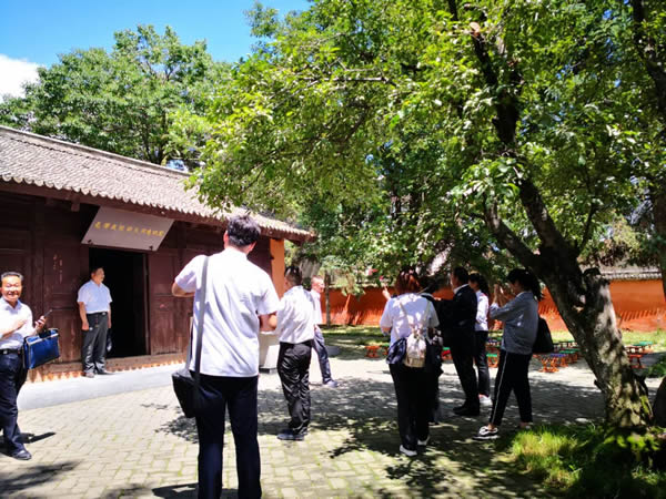 隴運集團公司黨委開展“不忘初心、牢記使命”紀念建黨98周年主題黨日活動