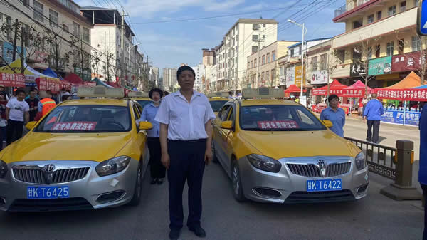 “愛心送考、奉獻社會”---隴運集團在行動